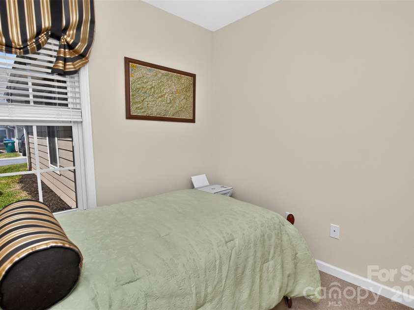 14 Rotunda Circle, Asheville, NC 28806.  MLS# CAR4416189, YatesRealty ID 46463. 
