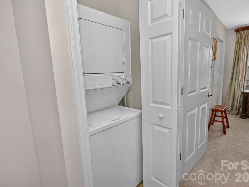14 Rotunda Circle, Asheville, NC 28806.  MLS# CAR4416189, YatesRealty ID 46463. 