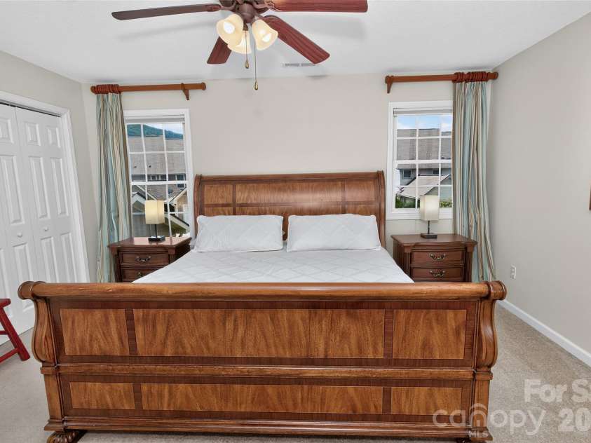 14 Rotunda Circle, Asheville, NC 28806.  MLS# CAR4416189, YatesRealty ID 46463. 