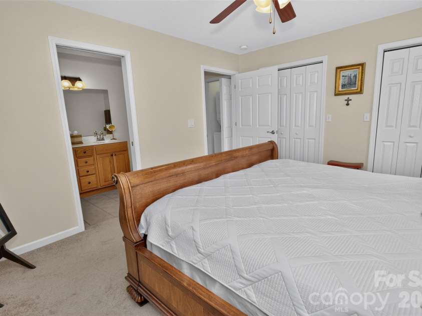 14 Rotunda Circle, Asheville, NC 28806.  MLS# CAR4416189, YatesRealty ID 46463. 