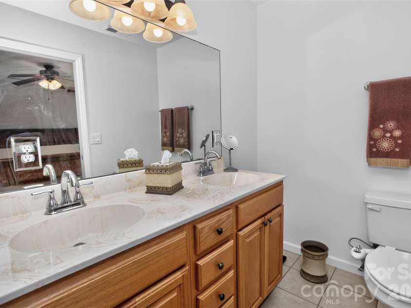 14 Rotunda Circle, Asheville, NC 28806.  MLS# CAR4416189, YatesRealty ID 46463. 