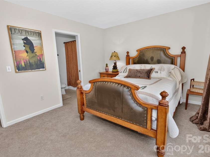 14 Rotunda Circle, Asheville, NC 28806.  MLS# CAR4416189, YatesRealty ID 46463. 