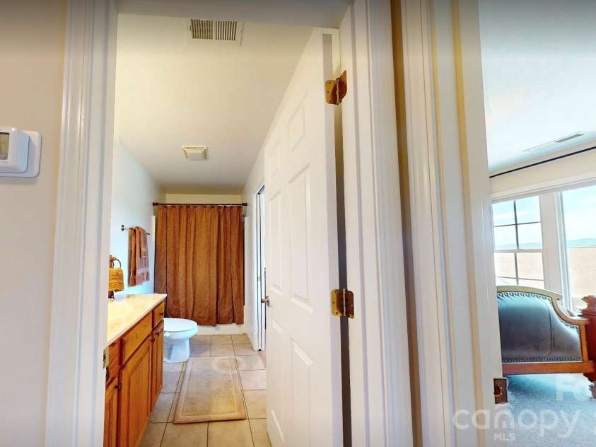 14 Rotunda Circle, Asheville, NC 28806.  MLS# CAR4416189, YatesRealty ID 46463. 