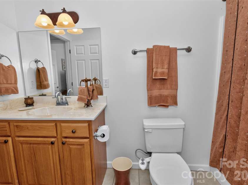 14 Rotunda Circle, Asheville, NC 28806.  MLS# CAR4416189, YatesRealty ID 46463. 