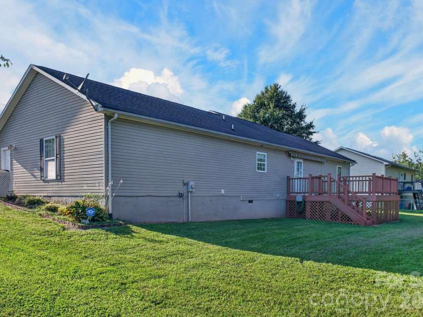 2305 Good Shepard Court, Lenoir, NC 28645.  MLS# CAR4415985, YatesRealty ID 46464. 