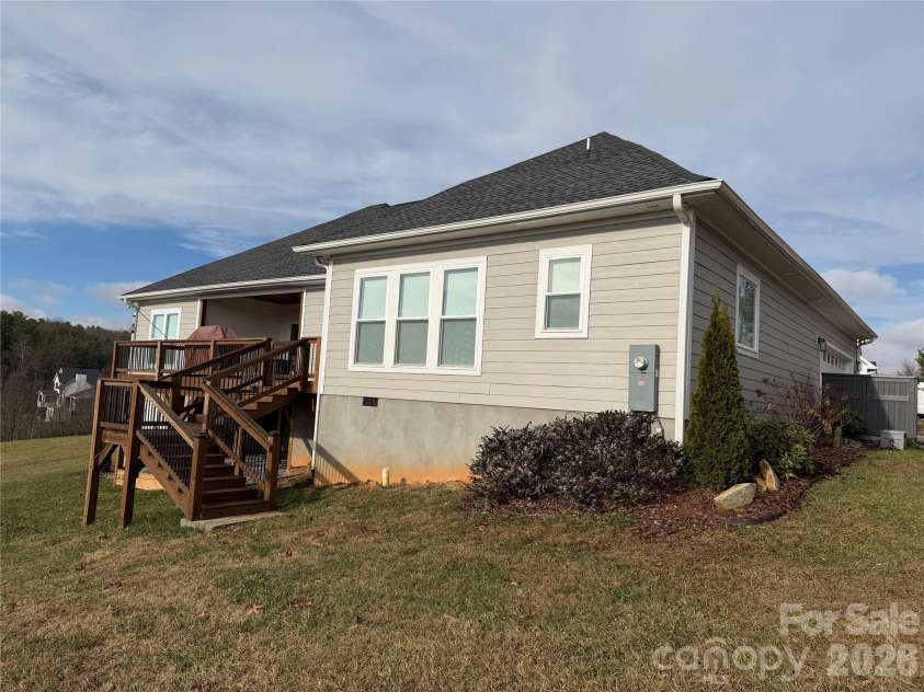 77 Horizon Way, Alexander, NC 28701.  MLS# CAR4411841, YatesRealty ID 46465. 