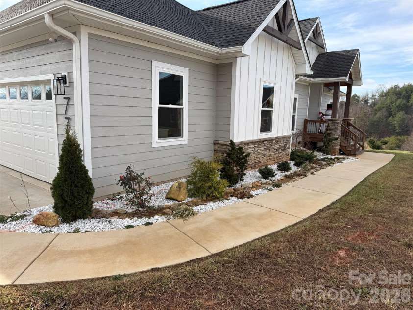 77 Horizon Way, Alexander, NC 28701.  MLS# CAR4411841, YatesRealty ID 46465. 