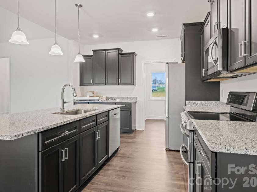 77 Horizon Way, Alexander, NC 28701.  MLS# CAR4411841, YatesRealty ID 46465. Granite Countertops