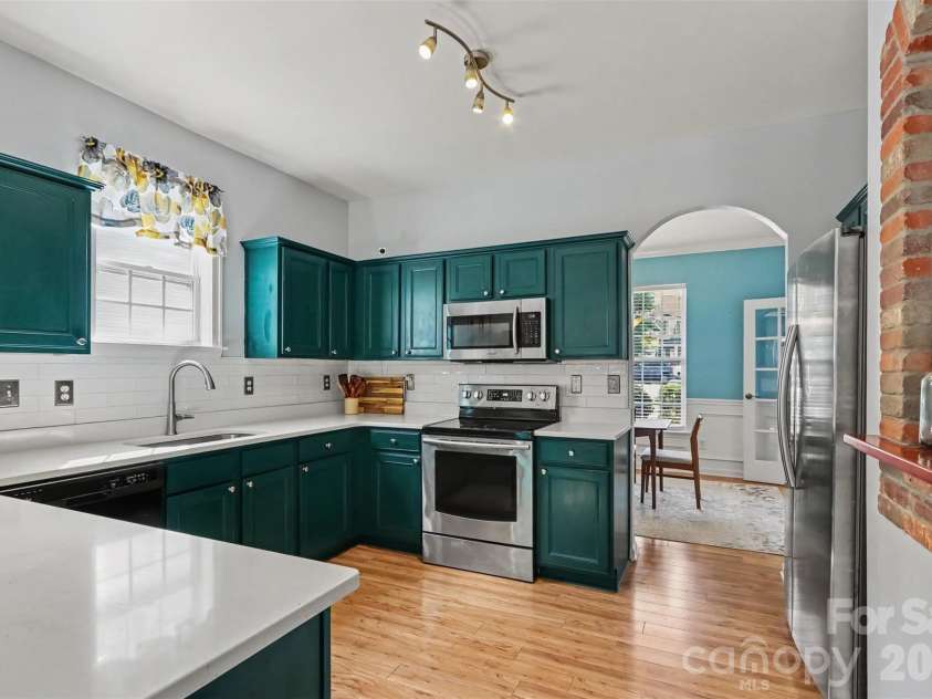 10878 Store House Court, Davidson, NC 28036.  MLS# CAR4416220, YatesRealty ID 46469. 