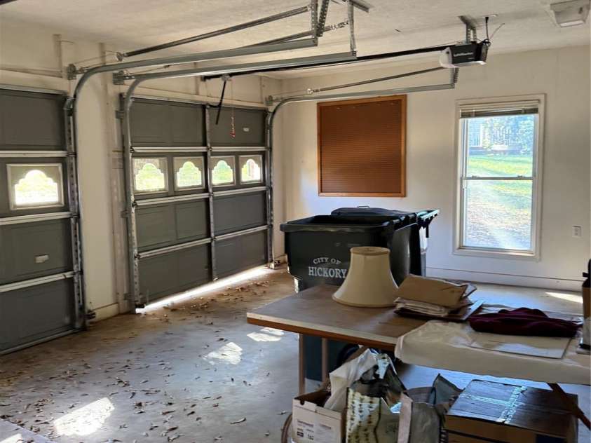 991 36th Avenue Court, Hickory, NC 28601.  MLS# CAR4319156, YatesRealty ID 4647. 