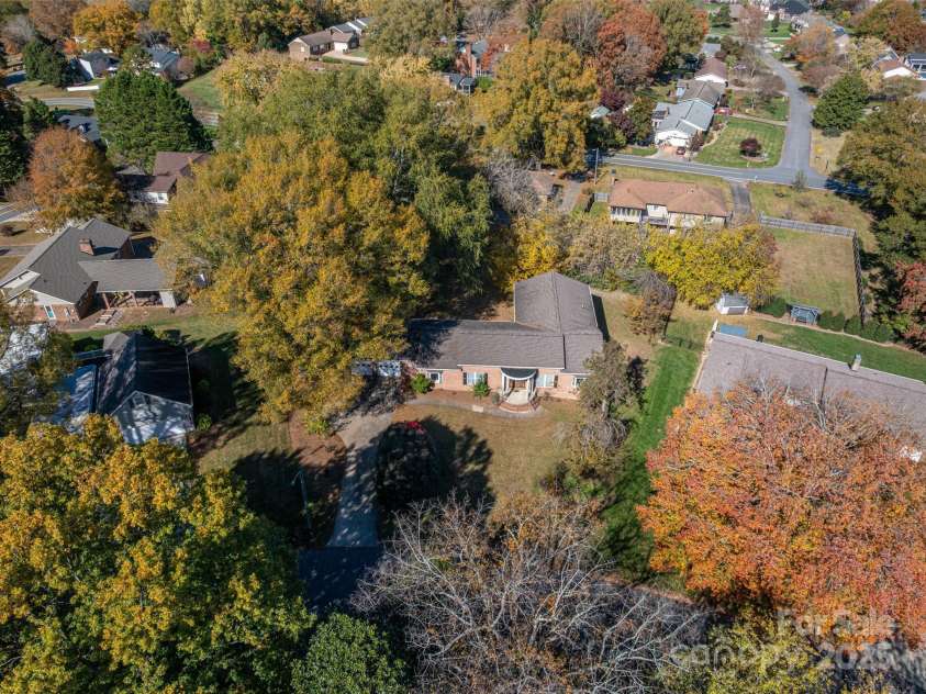 991 36th Avenue Court, Hickory, NC 28601.  MLS# CAR4319156, YatesRealty ID 4647. 