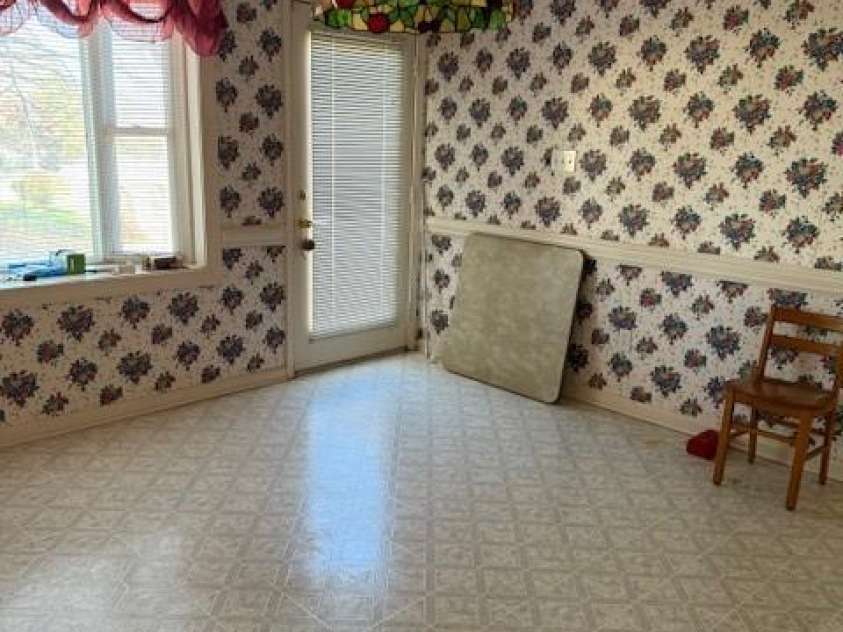 991 36th Avenue Court, Hickory, NC 28601.  MLS# CAR4319156, YatesRealty ID 4647. 