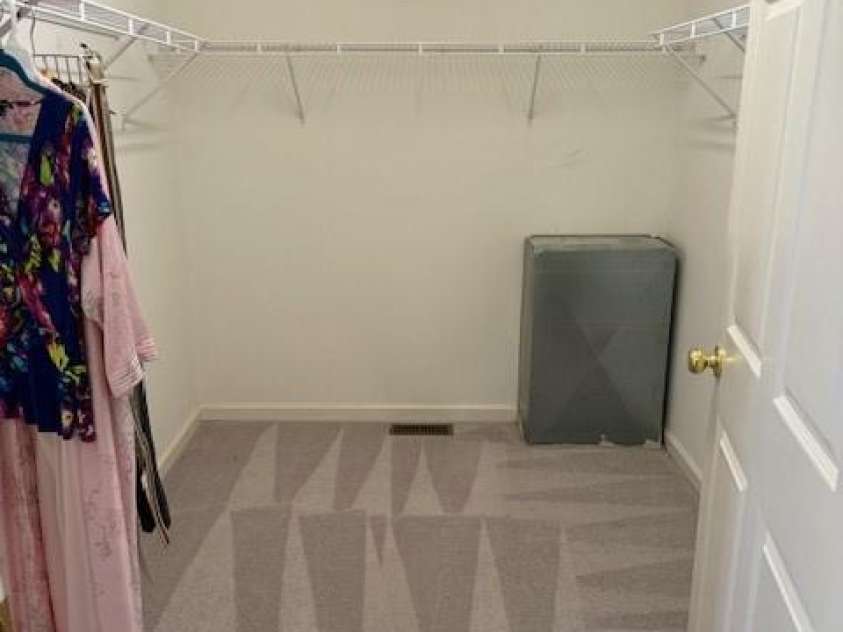 991 36th Avenue Court, Hickory, NC 28601.  MLS# CAR4319156, YatesRealty ID 4647. 