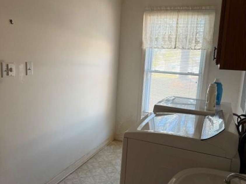 991 36th Avenue Court, Hickory, NC 28601.  MLS# CAR4319156, YatesRealty ID 4647. 