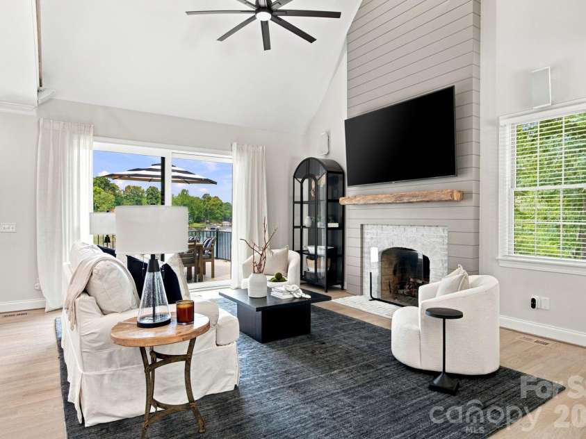 131 Long Cove Lane, Mooresville, NC 28117.  MLS# CAR4413632, YatesRealty ID 46471. 
