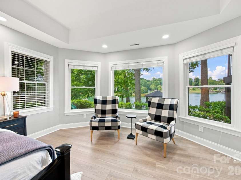 131 Long Cove Lane, Mooresville, NC 28117.  MLS# CAR4413632, YatesRealty ID 46471. 