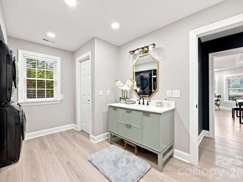 131 Long Cove Lane, Mooresville, NC 28117.  MLS# CAR4413632, YatesRealty ID 46471. 