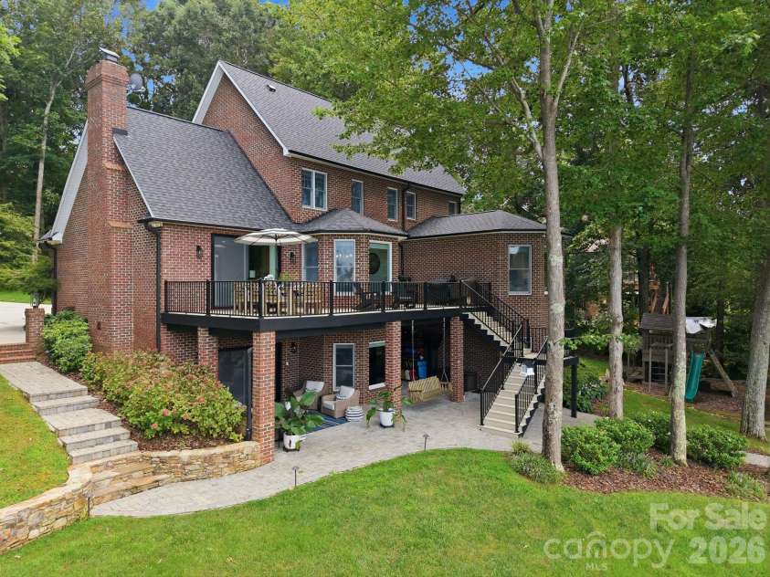 131 Long Cove Lane, Mooresville, NC 28117.  MLS# CAR4413632, YatesRealty ID 46471. 