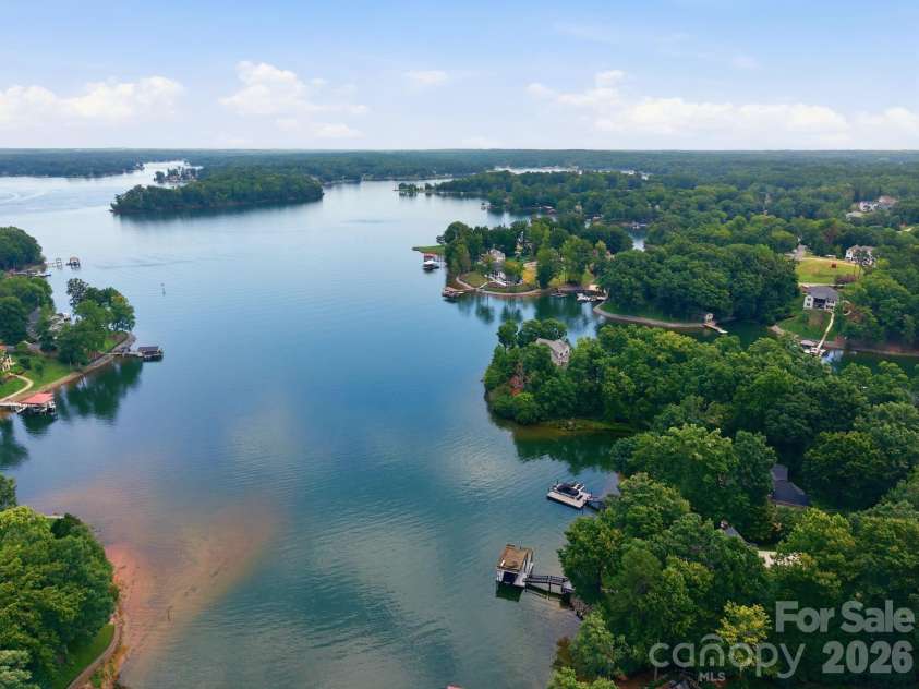 131 Long Cove Lane, Mooresville, NC 28117.  MLS# CAR4413632, YatesRealty ID 46471. 