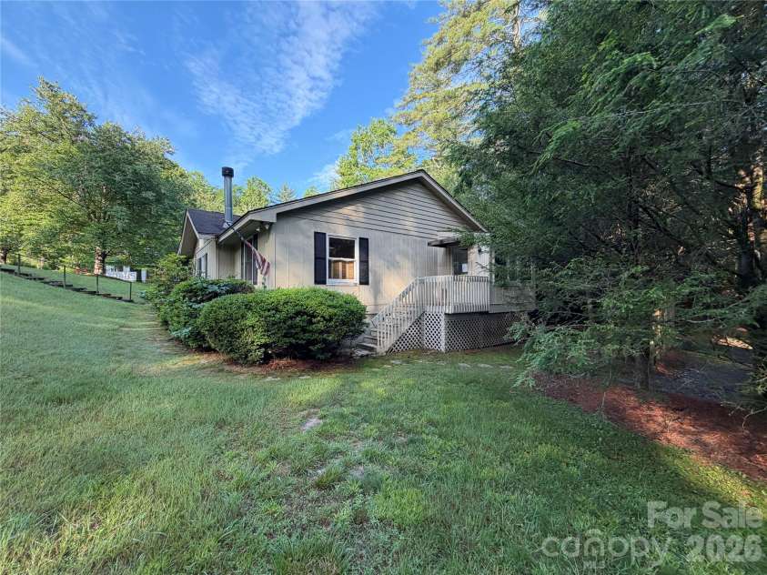 29 Crystal Springs Trail, Cashiers, NC 28717.  MLS# CAR4417576, YatesRealty ID 46474. 
