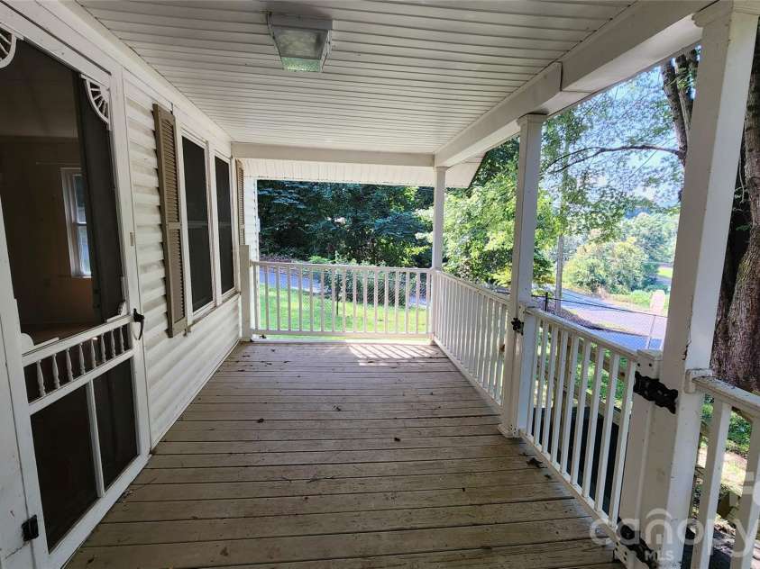 844 Connahetta Street, Murphy, NC 28906.  MLS# CAR4417498, YatesRealty ID 46475. 