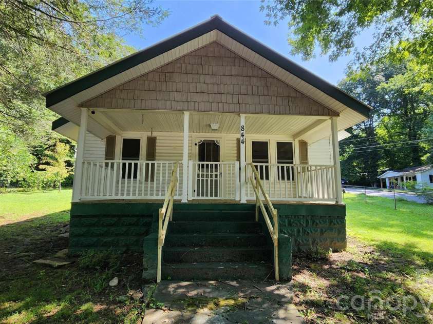 844 Connahetta Street, Murphy, NC 28906.  MLS# CAR4417498, YatesRealty ID 46475. 