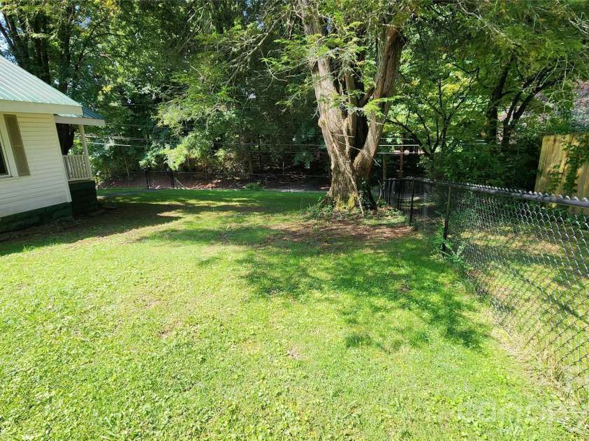 844 Connahetta Street, Murphy, NC 28906.  MLS# CAR4417498, YatesRealty ID 46475. 
