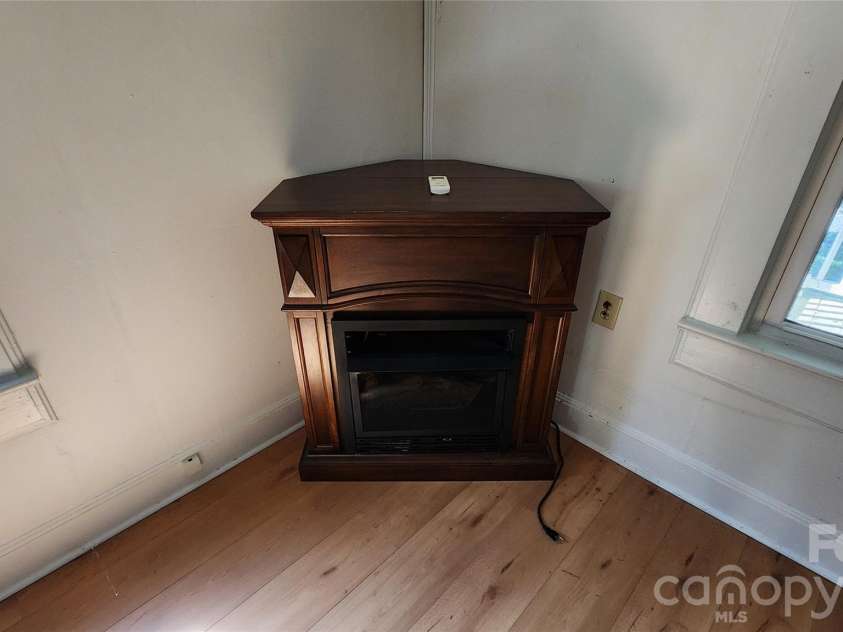 844 Connahetta Street, Murphy, NC 28906.  MLS# CAR4417498, YatesRealty ID 46475. 
