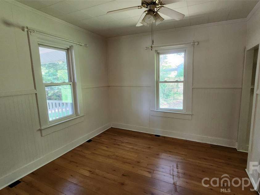 844 Connahetta Street, Murphy, NC 28906.  MLS# CAR4417498, YatesRealty ID 46475. 