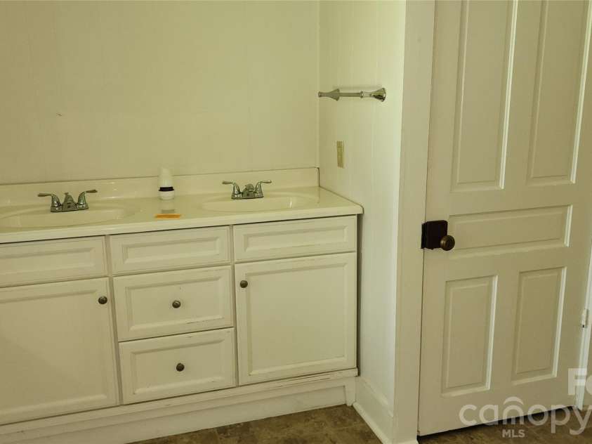 844 Connahetta Street, Murphy, NC 28906.  MLS# CAR4417498, YatesRealty ID 46475. 