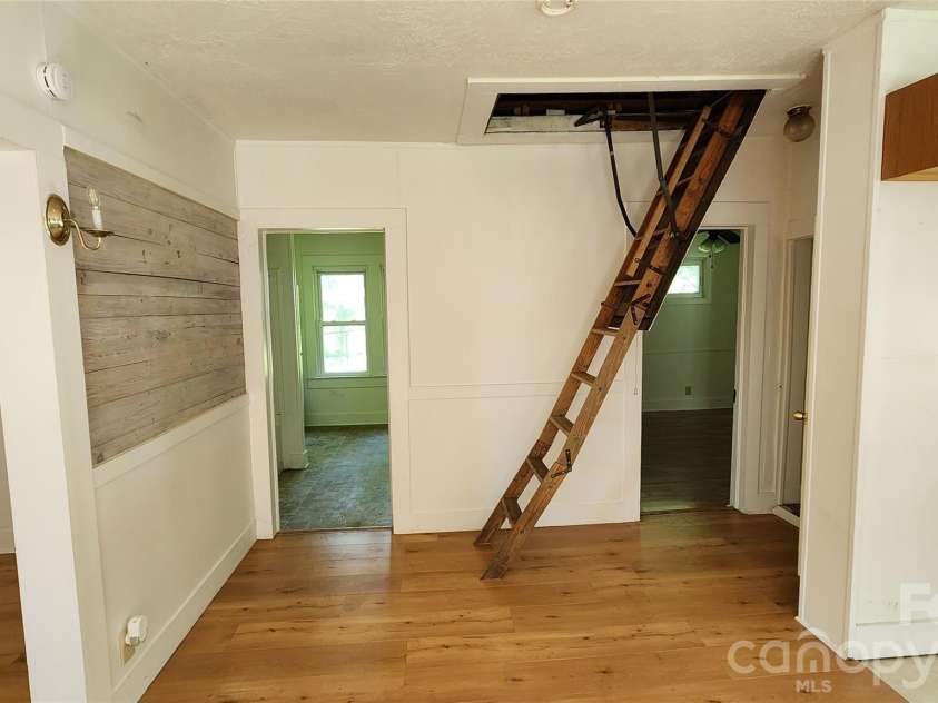 844 Connahetta Street, Murphy, NC 28906.  MLS# CAR4417498, YatesRealty ID 46475. 