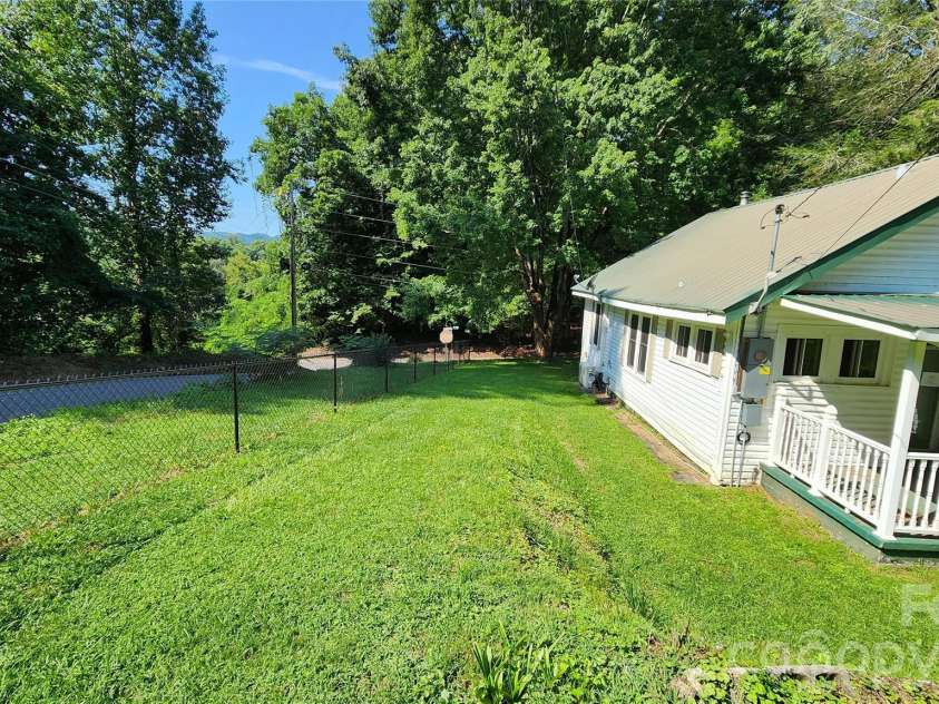 844 Connahetta Street, Murphy, NC 28906.  MLS# CAR4417498, YatesRealty ID 46475. 