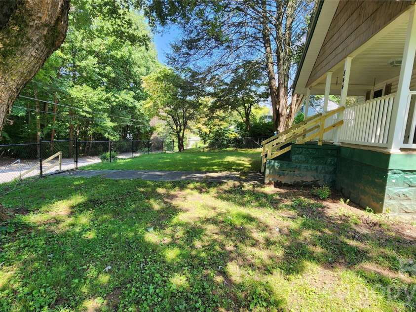 844 Connahetta Street, Murphy, NC 28906.  MLS# CAR4417498, YatesRealty ID 46475. 