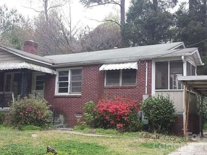 123 Larchwood Drive, Columbia, SC 29203.  MLS# CAR4417578, YatesRealty ID 46476. 