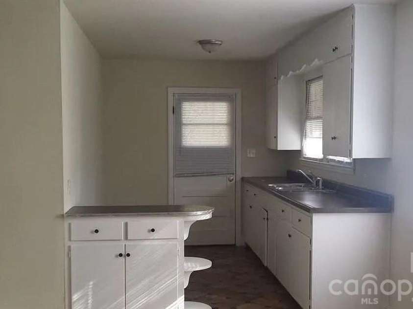 123 Larchwood Drive, Columbia, SC 29203.  MLS# CAR4417578, YatesRealty ID 46476. 