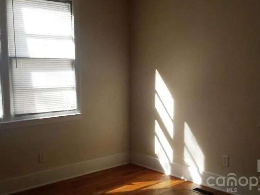123 Larchwood Drive, Columbia, SC 29203.  MLS# CAR4417578, YatesRealty ID 46476. 