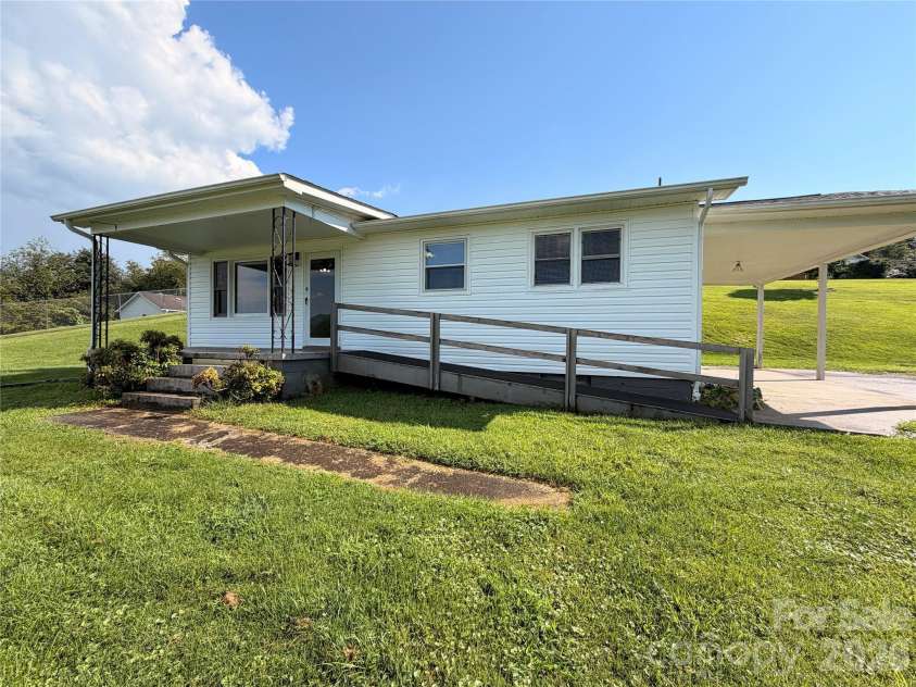 175 Hampshire Drive, Waynesville, NC 28786.  MLS# CAR4408453, YatesRealty ID 46477. 