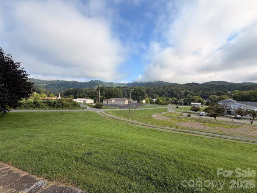 175 Hampshire Drive, Waynesville, NC 28786.  MLS# CAR4408453, YatesRealty ID 46477. 