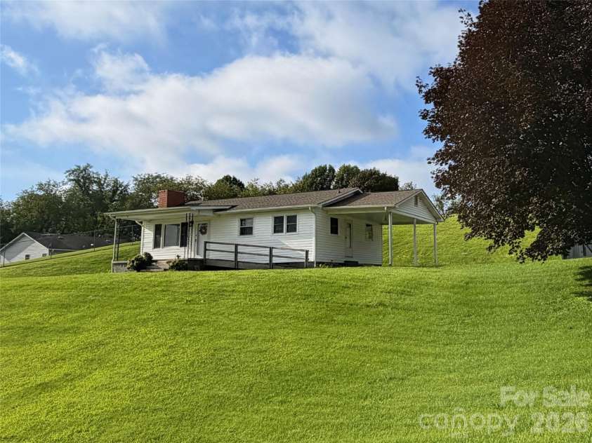 175 Hampshire Drive, Waynesville, NC 28786.  MLS# CAR4408453, YatesRealty ID 46477. 