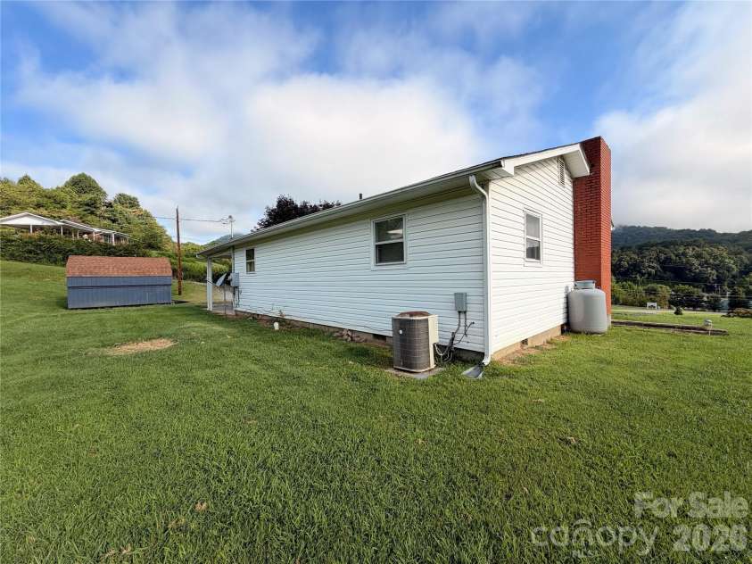 175 Hampshire Drive, Waynesville, NC 28786.  MLS# CAR4408453, YatesRealty ID 46477. 