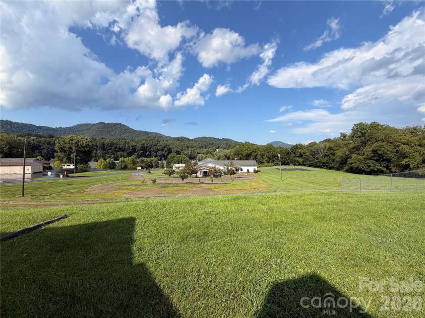 175 Hampshire Drive, Waynesville, NC 28786.  MLS# CAR4408453, YatesRealty ID 46477. 