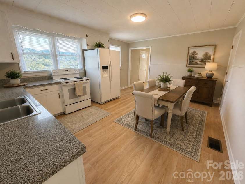 175 Hampshire Drive, Waynesville, NC 28786.  MLS# CAR4408453, YatesRealty ID 46477. Virtually Staged Kitchen