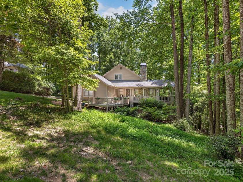 202 Bent Pine Trace, Hendersonville, NC 28739.  MLS# CAR4308602, YatesRealty ID 4648. 