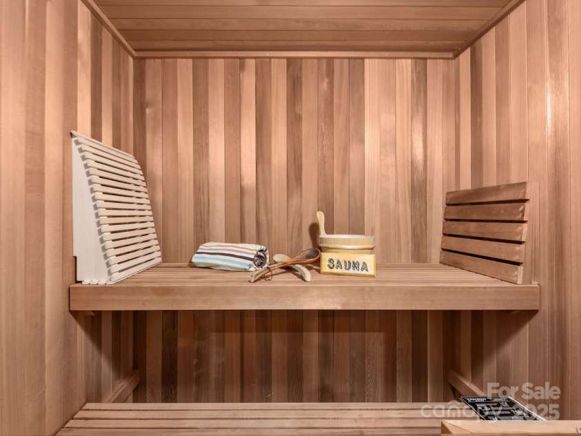 202 Bent Pine Trace, Hendersonville, NC 28739.  MLS# CAR4308602, YatesRealty ID 4648. Sauna in Lower Level Full Bathroom