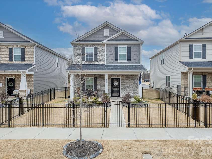 855 Windage Way, Pineville, NC 28134.  MLS# CAR4344803, YatesRealty ID 4648. 
