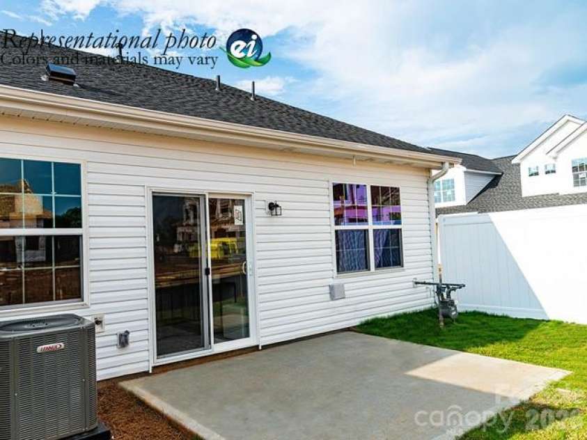 9346 Slimster Drive, Charlotte, NC 28214.  MLS# CAR4417623, YatesRealty ID 46484. 