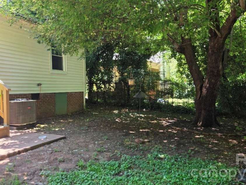 809 Alexander Street, Lincolnton, NC 28092.  MLS# CAR4395562, YatesRealty ID 46489. Back yard