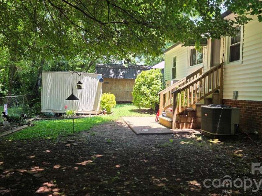 809 Alexander Street, Lincolnton, NC 28092.  MLS# CAR4395562, YatesRealty ID 46489. Back yard