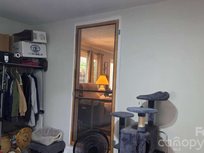 809 Alexander Street, Lincolnton, NC 28092.  MLS# CAR4395562, YatesRealty ID 46489. Bonus flex space