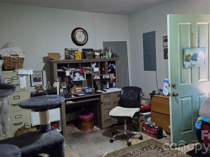 809 Alexander Street, Lincolnton, NC 28092.  MLS# CAR4395562, YatesRealty ID 46489. Bonus flex space